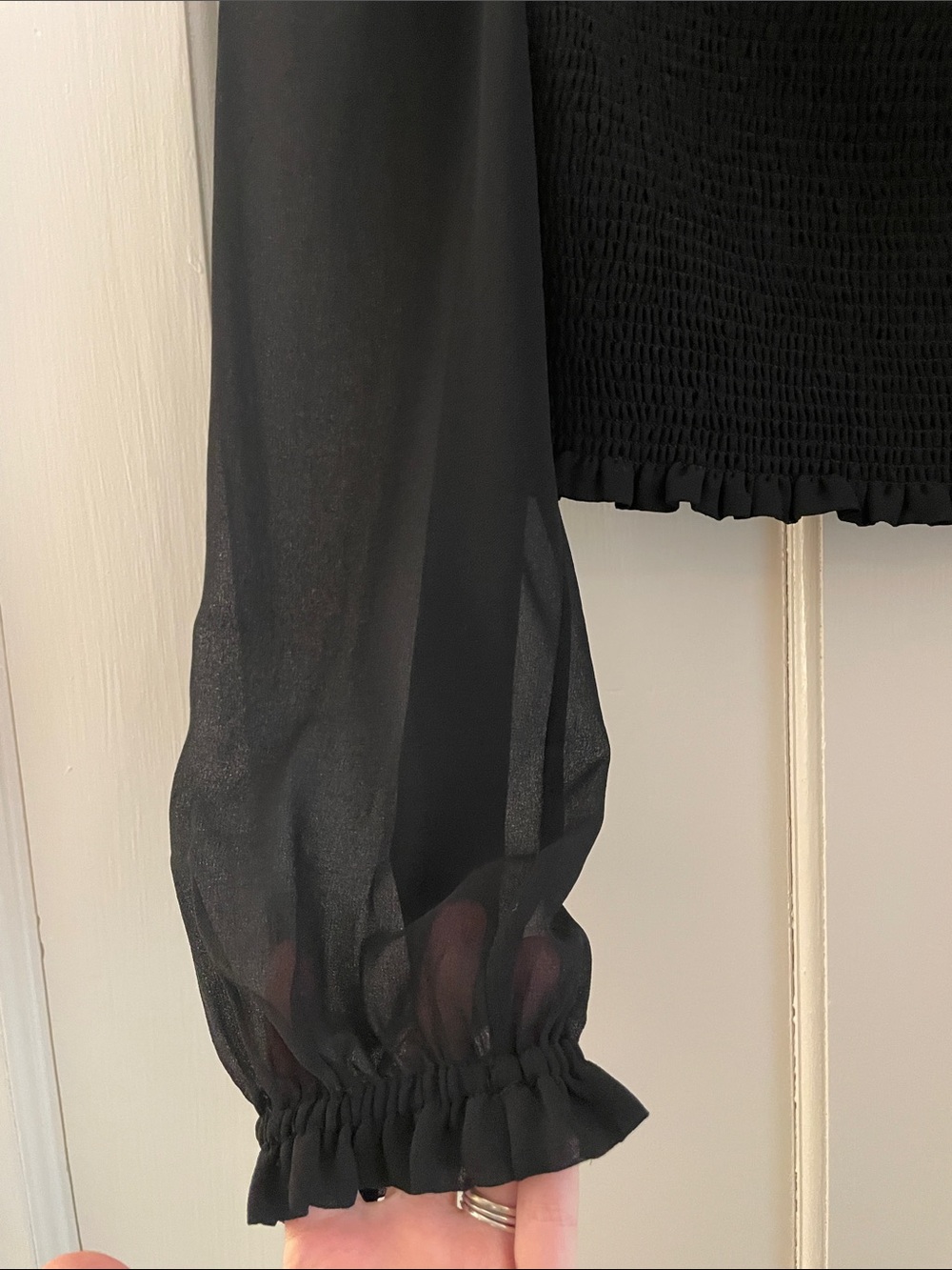 NWT Aritzia Wilfred Saga Smocked Blouse Top Black | Women’s Size S - Picture 5 of 7